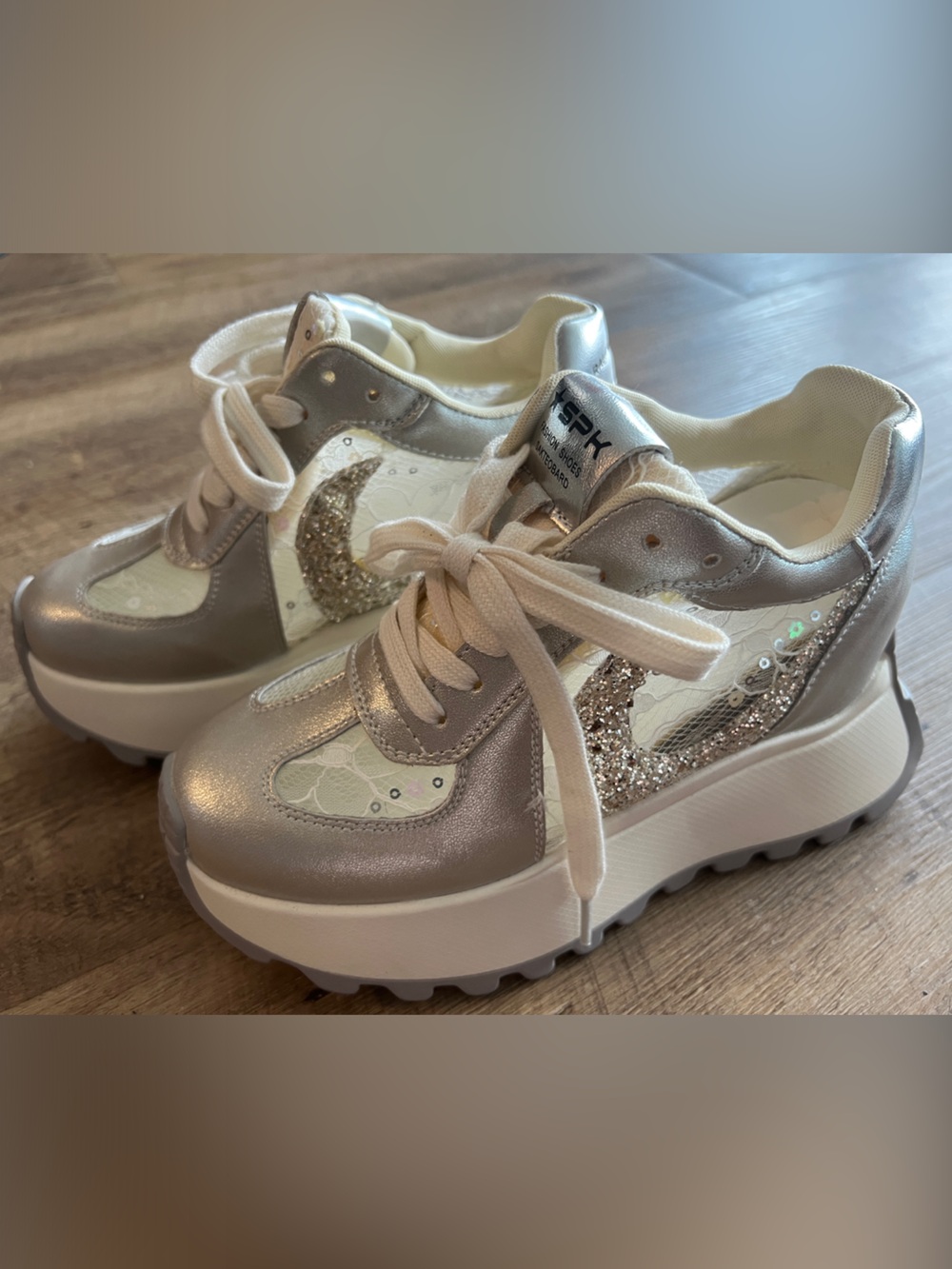 Glitter Accent sequins Sneakers